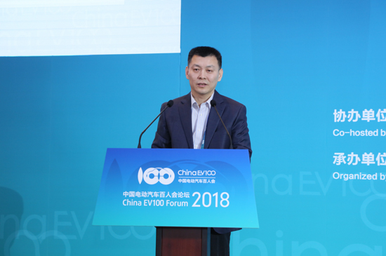 1516522923485012547.jpg 主題峰會4-工業(yè)和信息化部電子信息司處長 侯建仁.jpg