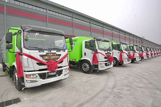 銀隆新能源多功能抑塵車出擊，車過無塵！