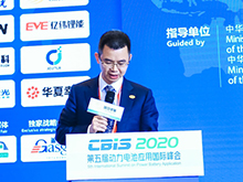 中德睿企業(yè)咨詢有限公司董事長(zhǎng)劉春熙主持“握手動(dòng)力電池新市場(chǎng)”主題論壇