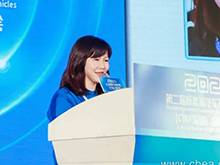 動(dòng)力電池應(yīng)用分會(huì)秘書長(zhǎng)張雨主持會(huì)議開(kāi)幕式