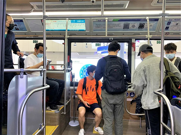 亮相世界智能大會 銀隆氫燃料公交展演“智造”力量