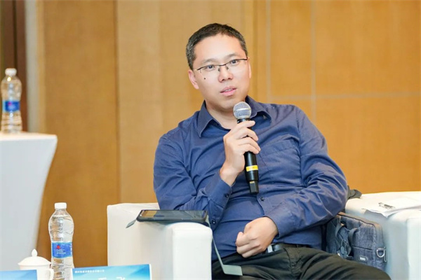 “Li+學(xué)社”高端對話:警惕全球化機(jī)遇下,鋰電企業(yè)的出海挑戰(zhàn)和技術(shù)迭代風(fēng)險 “Li+學(xué)社”高端對話:警惕全球化機(jī)遇下,鋰電企業(yè)的出海挑戰(zhàn)和技術(shù)迭代風(fēng)險