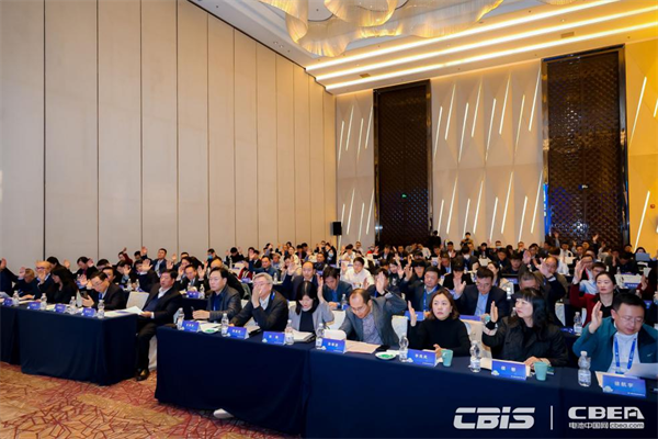 動(dòng)力電池應(yīng)用分會第二屆會員代表大會召開，劉金成當(dāng)選新一屆理事長