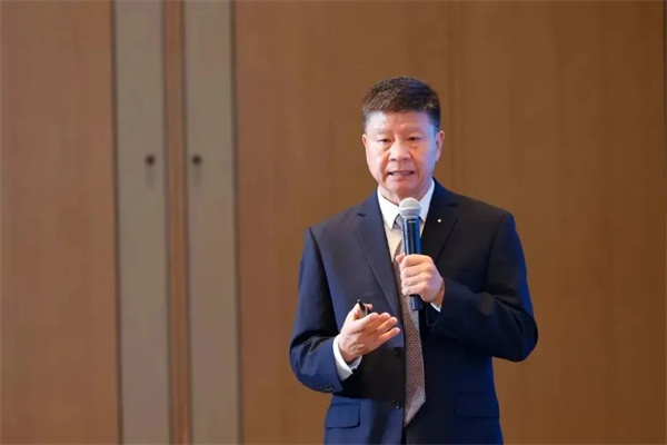 中國(guó)科學(xué)院院士孫世剛：材料/界面/傳輸/系統(tǒng)創(chuàng)新應(yīng)對(duì)鋰電池四大挑戰(zhàn)