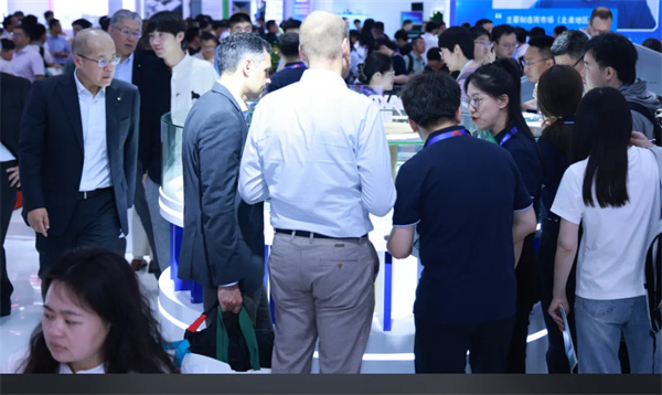 東馳新能源科技閃耀CIBF2025，以創(chuàng)新固態(tài)電池技術(shù)賦能綠色能源未來